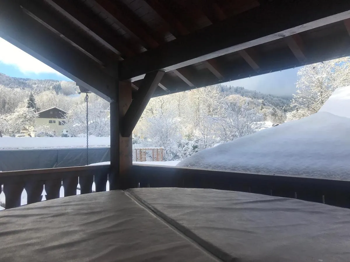 Chalet Esprit Morillon Bed & Breakfast